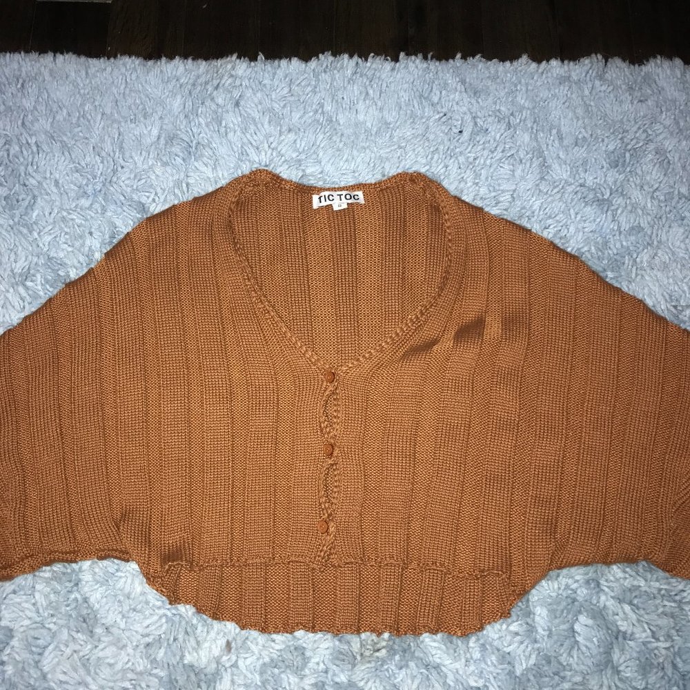 Cropped 3/4 Sleeve Sweater